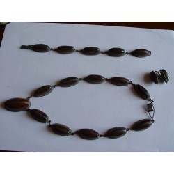 Collar, pulsera y pendientes antiguos de ojo de tigre y plata.