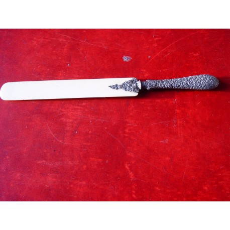 Abrecartas antiguo de marfil antiguo con mango de plata