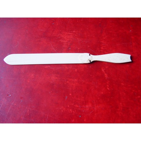 Abrecartas antiguo de marfil