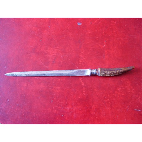 Abrecartas antiguo con mango forma de garra.