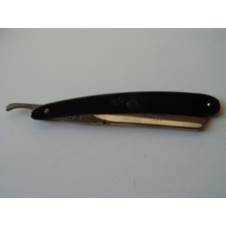 Navaja de afeitar con funda. Marca  ERN Wald Germany.