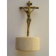 Pequeño Cristo de bronce de 7 cms. de altura sobre peana.