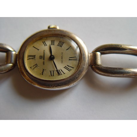 Reloj de señora de plata funcionando con cadena de plata contrastada 800